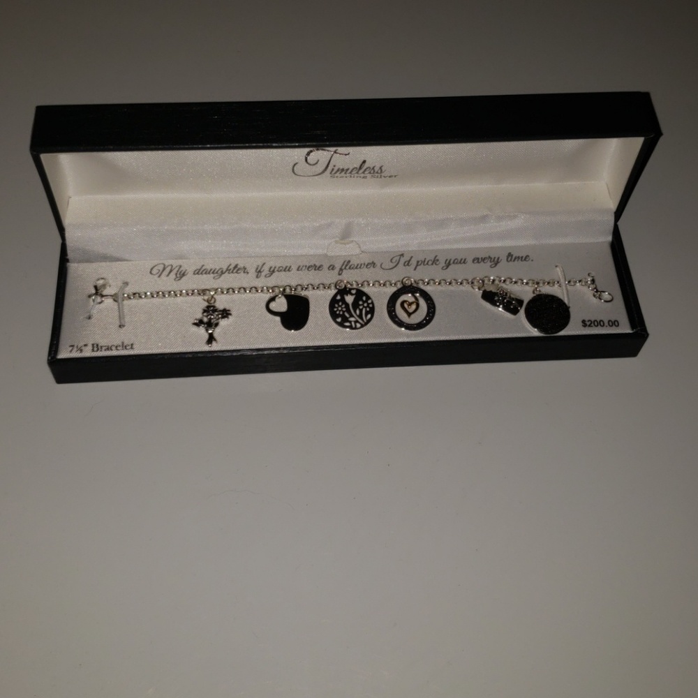 NIB 7 1/2 inch Daughter Sterling Silver Bracelet